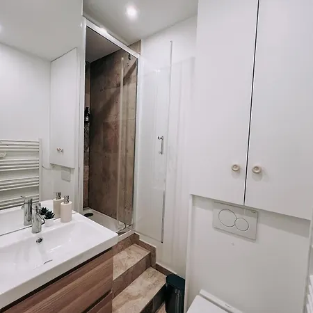Apartment Petite Maison Avec Jardin A Paris Aubervilliers